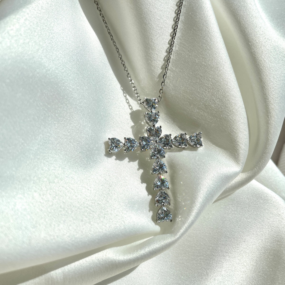 KINGDOM OF HEARTS CROSS NECKLACE