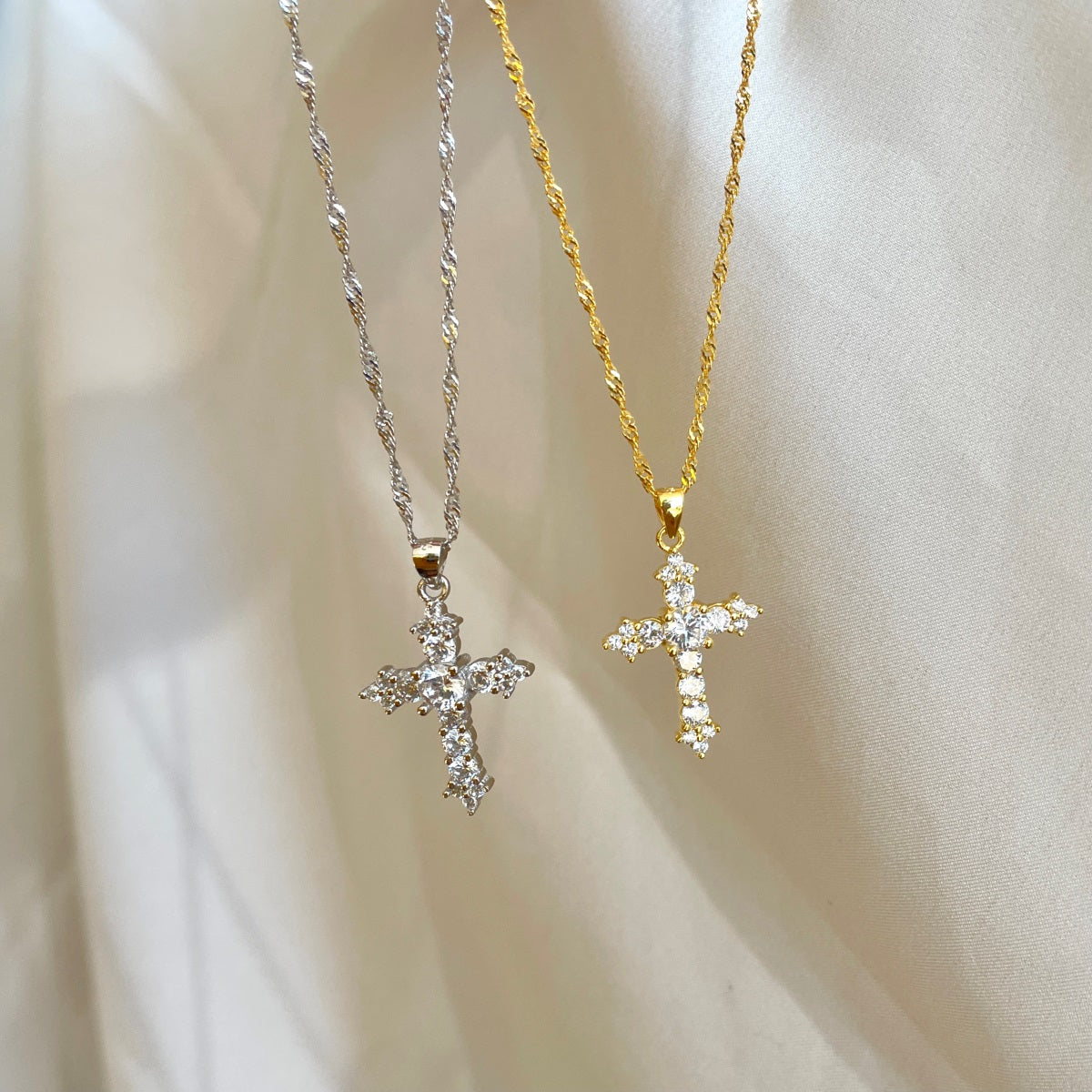 DIANA NECKLACE