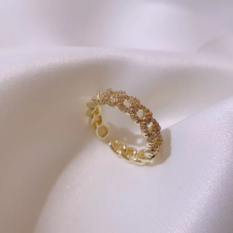 Chiara ring